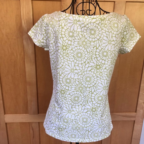 Madison The Organic Tee green flower Top size Small - Picture 3 of 6
